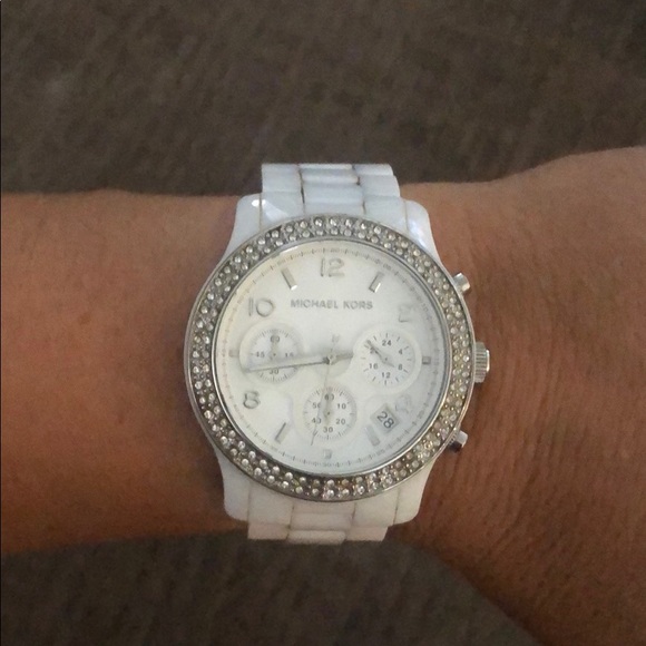 Micheal Kors Woman’s Watch - Picture 1 of 3